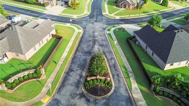 1905 NE Chaucer Street, Bentonville, AR 72712