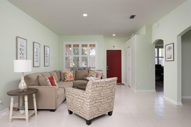 520 NW Galatone Court, Port St Lucie, FL 34986