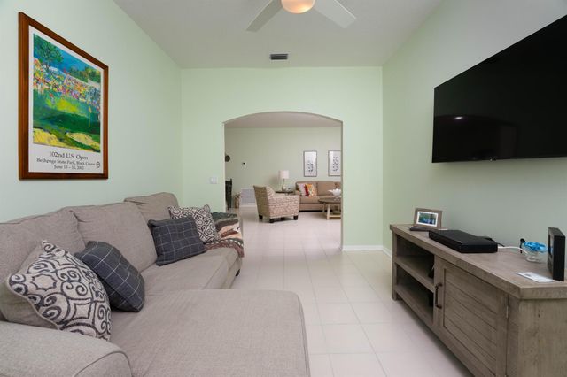 520 NW Galatone Court, Port St Lucie, FL 34986