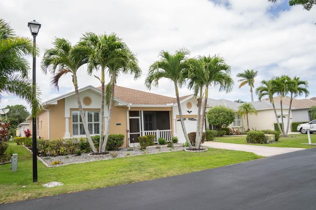 520 NW Galatone Court, Port St Lucie, FL 34986