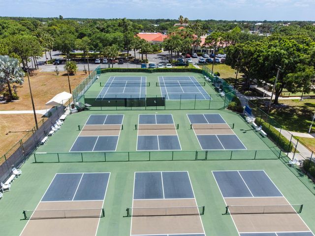 520 NW Galatone Court, Port St Lucie, FL 34986