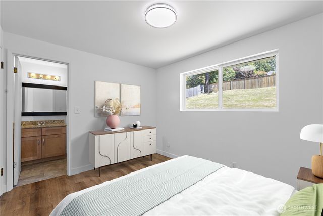 203 105th Avenue SE, Bellevue, WA 98004