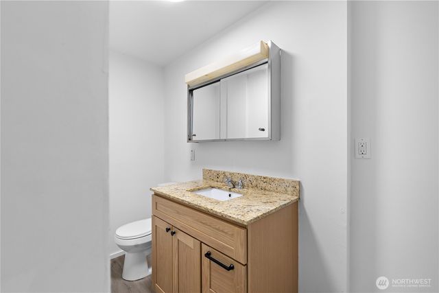 203 105th Avenue SE, Bellevue, WA 98004