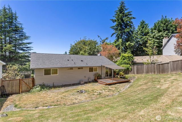 203 105th Avenue SE, Bellevue, WA 98004