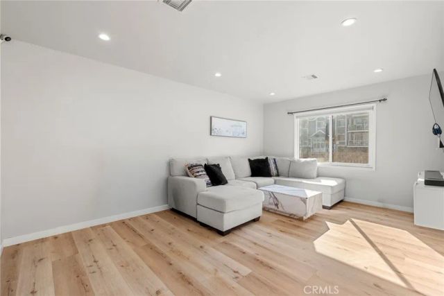 17731 Burbank Boulevard, Encino, CA 91316