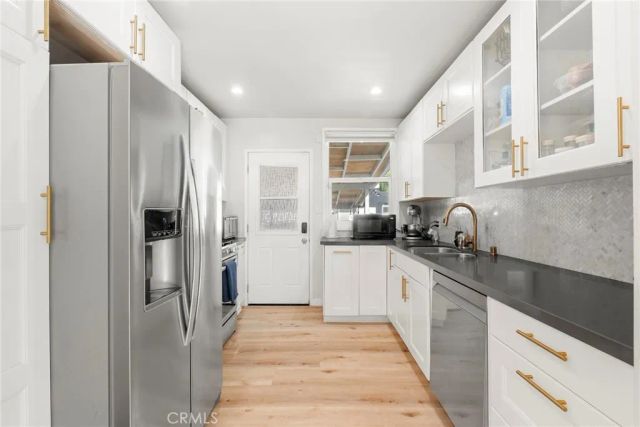 17731 Burbank Boulevard, Encino, CA 91316