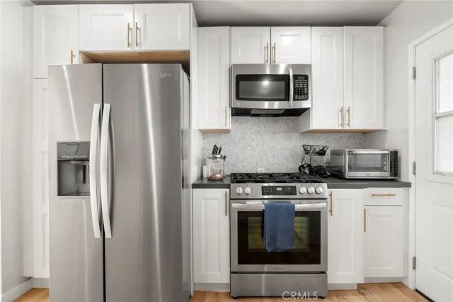 17731 Burbank Boulevard, Encino, CA 91316