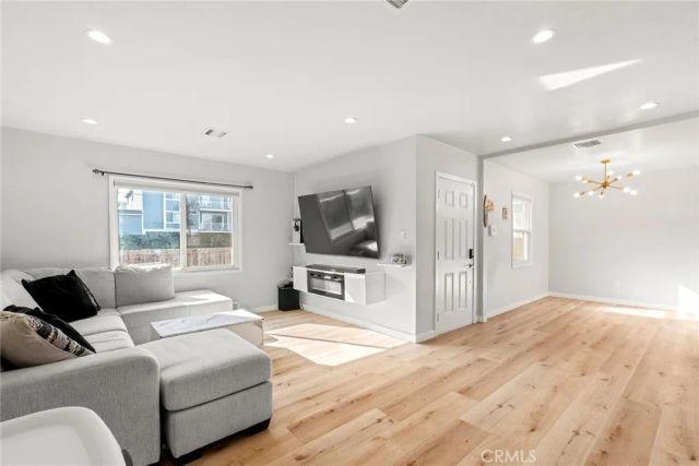 17731 Burbank Boulevard, Encino, CA 91316