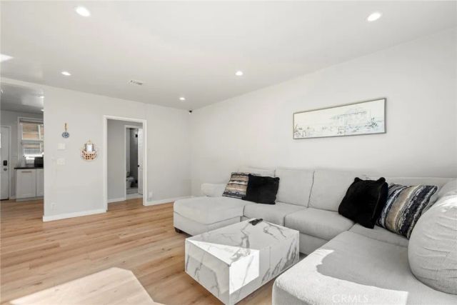 17731 Burbank Boulevard, Encino, CA 91316