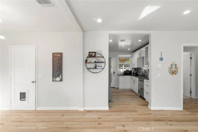 17731 Burbank Boulevard, Encino, CA 91316