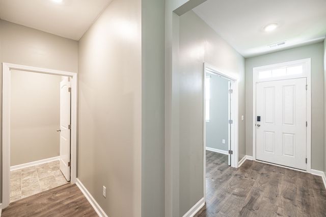 1168 Barry Baker Ln, White House, TN 37188