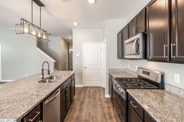 1168 Barry Baker Ln, White House, TN 37188