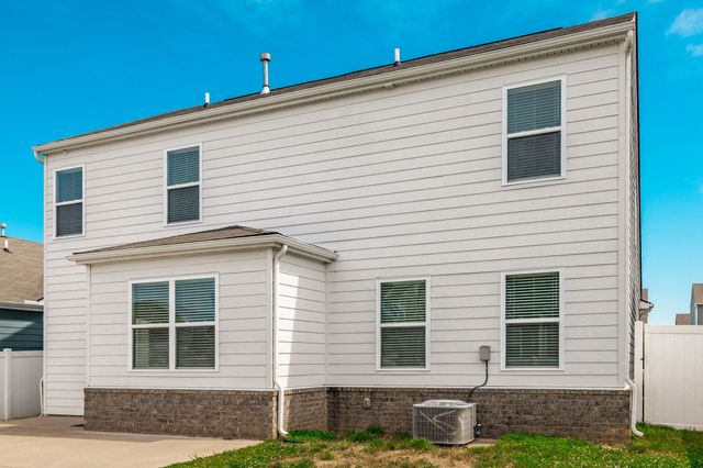 1168 Barry Baker Ln, White House, TN 37188
