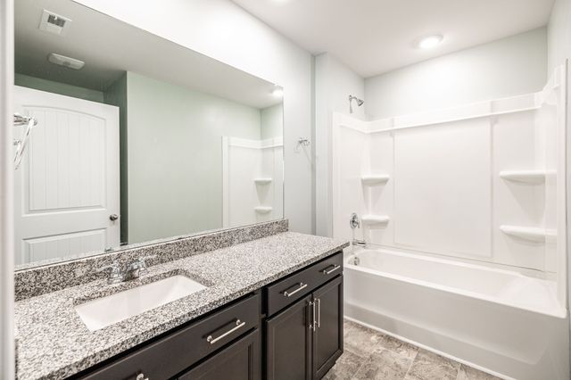 1168 Barry Baker Ln, White House, TN 37188