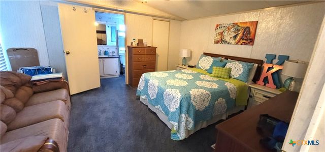 406 W Denver Avenue, Seadrift, TX 77983