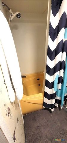 406 W Denver Avenue, Seadrift, TX 77983