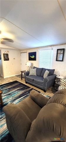 406 W Denver Avenue, Seadrift, TX 77983