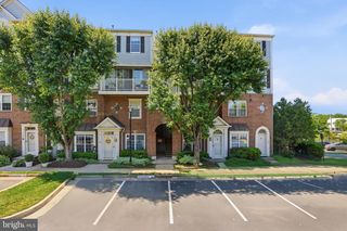 1734 KINGSGATE CT #302, Alexandria, VA 22302