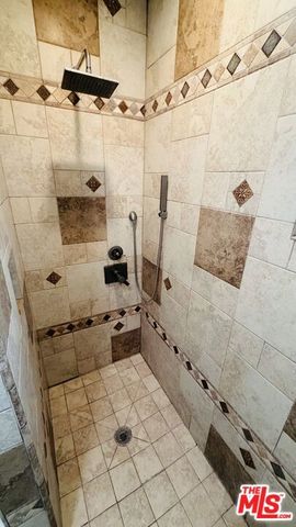 7029 4th Avenue, Los Angeles, CA 90043