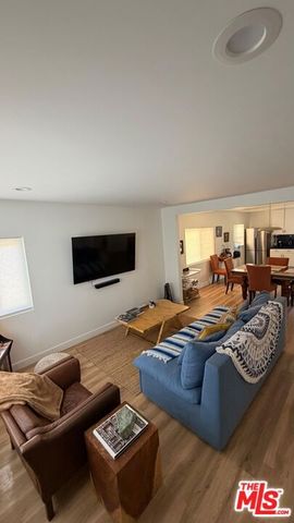 7029 4th Avenue, Los Angeles, CA 90043