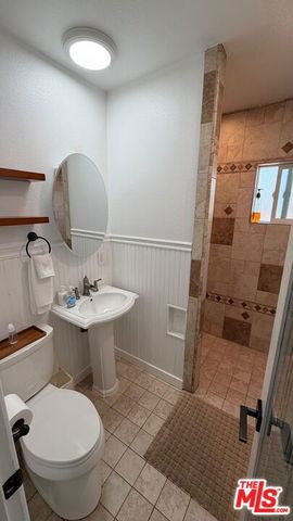 7029 4th Avenue, Los Angeles, CA 90043
