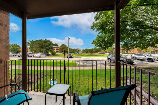 649 N Briar Hill Lane 1, Addison, IL 60101