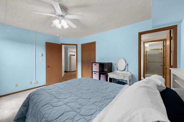649 N Briar Hill Lane 1, Addison, IL 60101