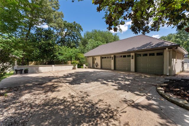 15585 Bedford Lane, Conroe, TX 77384