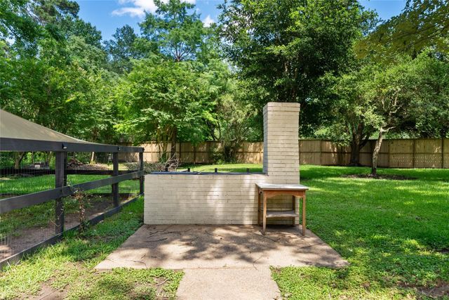 15585 Bedford Lane, Conroe, TX 77384