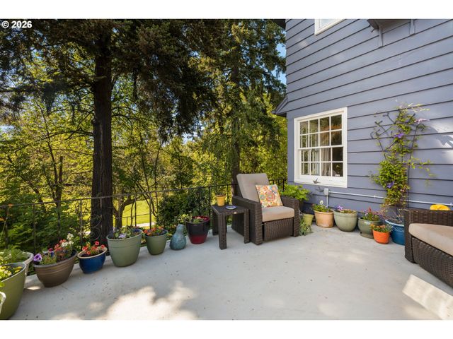 7939 Sw 11TH Ave, Portland, OR 97219