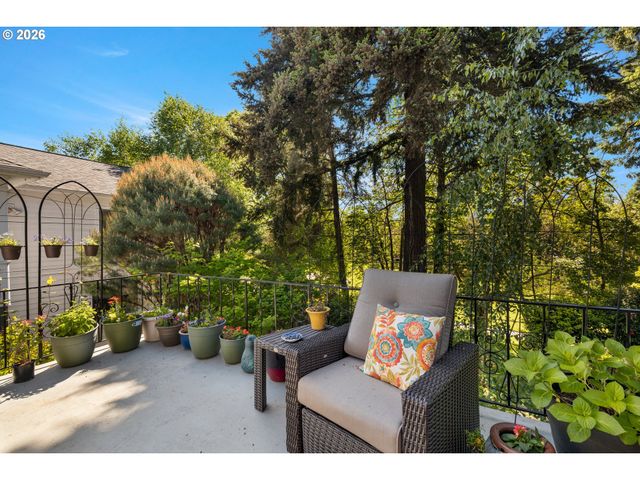 7939 Sw 11TH Ave, Portland, OR 97219