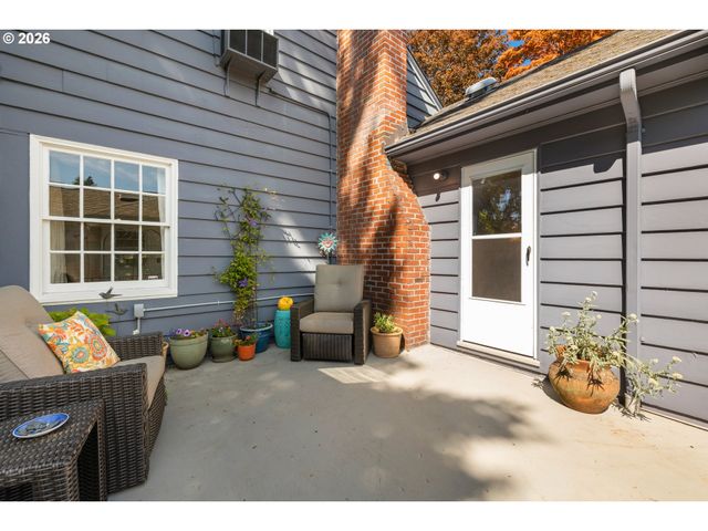 7939 Sw 11TH Ave, Portland, OR 97219