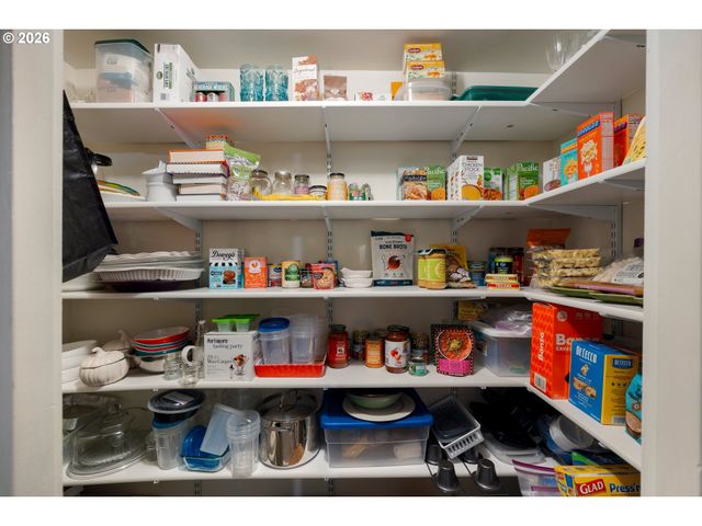 7939 Sw 11TH Ave, Portland, OR 97219