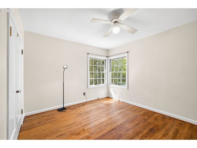 7939 Sw 11TH Ave, Portland, OR 97219