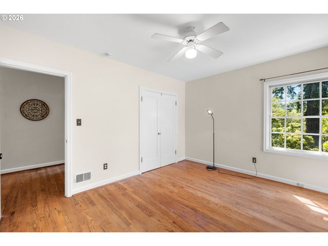 7939 Sw 11TH Ave, Portland, OR 97219