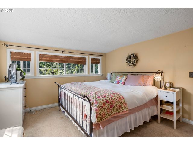 7939 Sw 11TH Ave, Portland, OR 97219