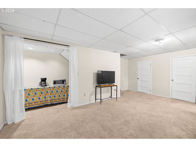 7939 Sw 11TH Ave, Portland, OR 97219