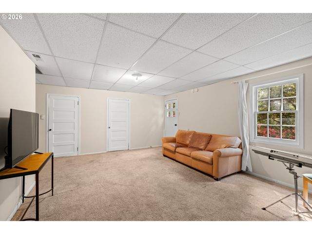 7939 Sw 11TH Ave, Portland, OR 97219