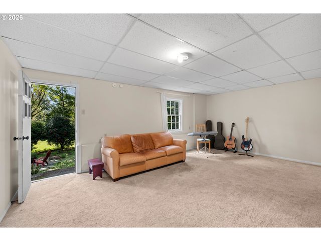 7939 Sw 11TH Ave, Portland, OR 97219