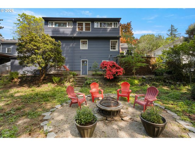 7939 Sw 11TH Ave, Portland, OR 97219