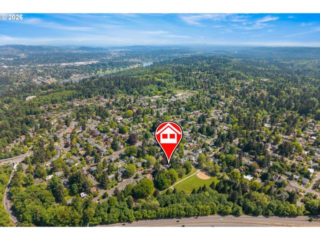 7939 Sw 11TH Ave, Portland, OR 97219