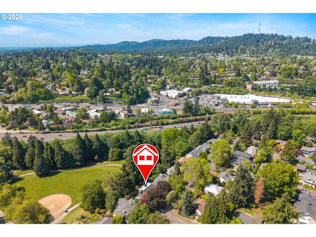 7939 Sw 11TH Ave, Portland, OR 97219