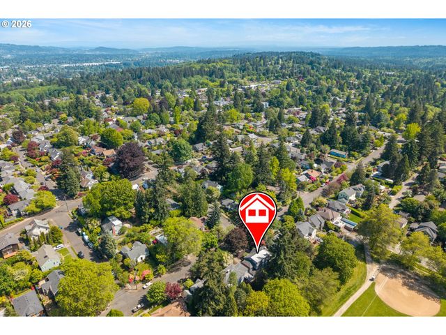 7939 Sw 11TH Ave, Portland, OR 97219