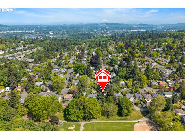7939 Sw 11TH Ave, Portland, OR 97219