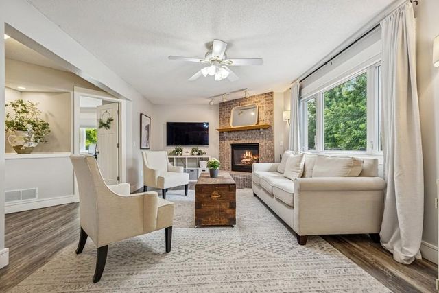 16902 Wilderness Trail SE, Prior Lake, MN 55372