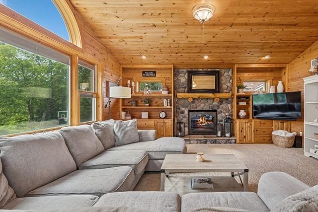 16902 Wilderness Trail SE, Prior Lake, MN 55372