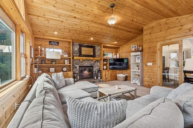 16902 Wilderness Trail SE, Prior Lake, MN 55372