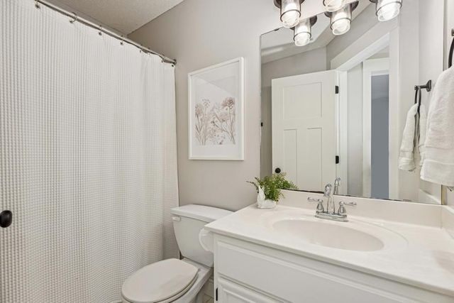 16902 Wilderness Trail SE, Prior Lake, MN 55372