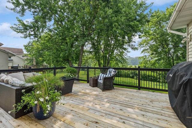 16902 Wilderness Trail SE, Prior Lake, MN 55372