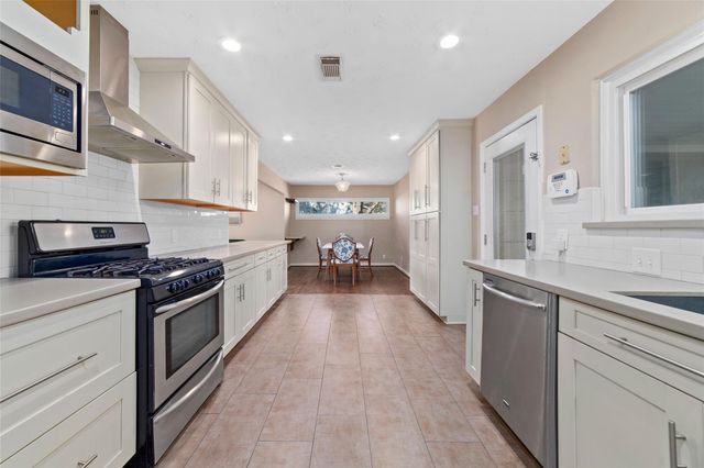 10627 Moonlight Drive, Houston, TX 77096